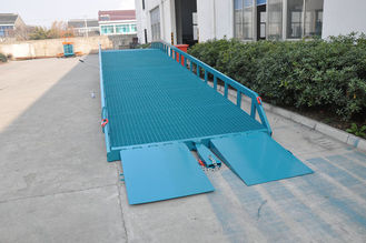 Manual /Electrical Mobile Dock Ramp 1.8 Meters Working Height 8000Kg Loading Capacity for Work Shop